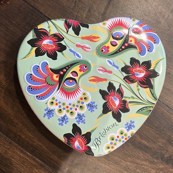 Heart Shaped Brighton Collection Tin Medium Size - Picture 2 of 16